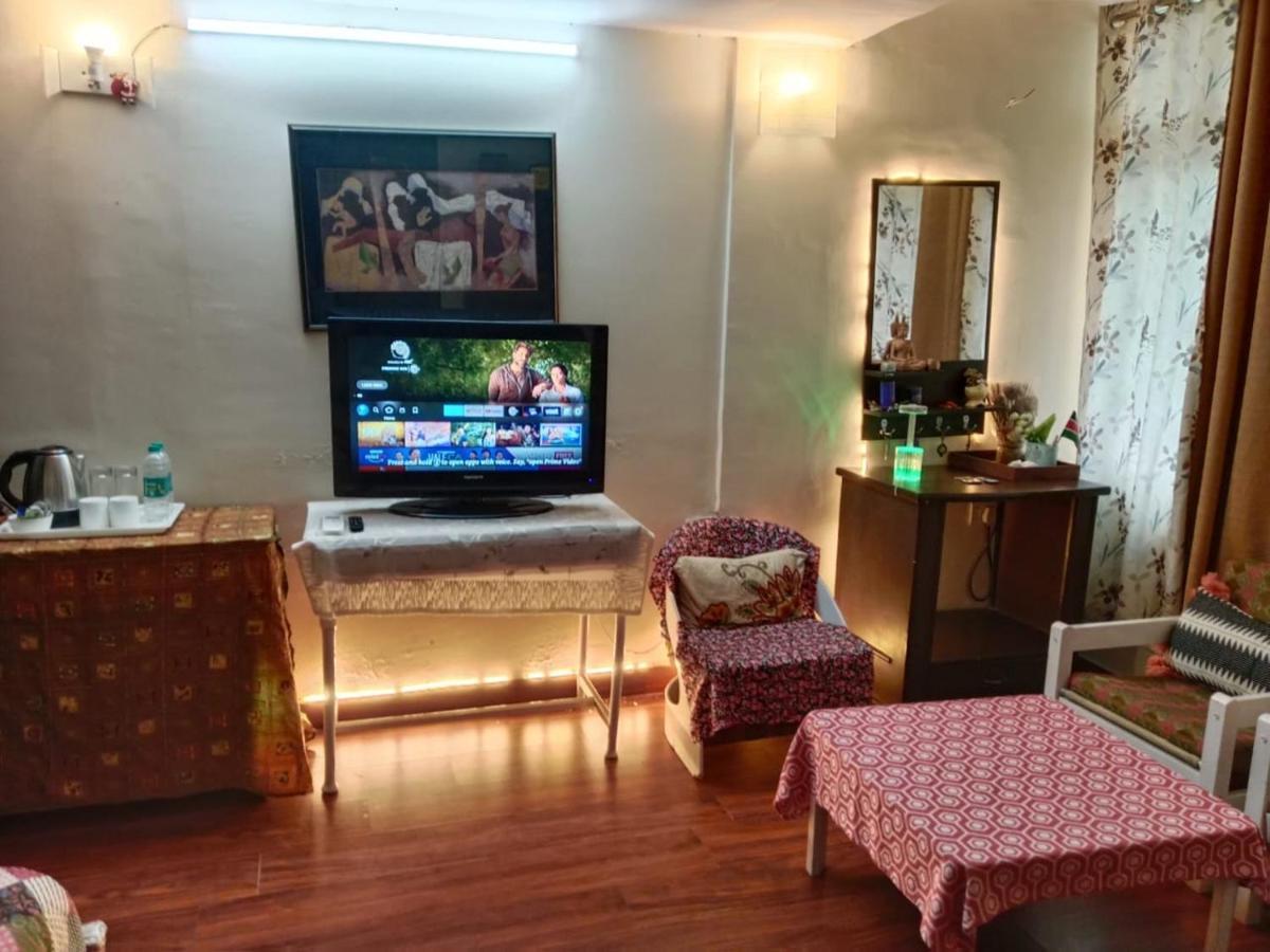 Awasthi Kozi Stays B&B - Closest To Vfs New Delhi Eksteriør billede